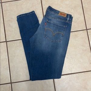Levi jeans